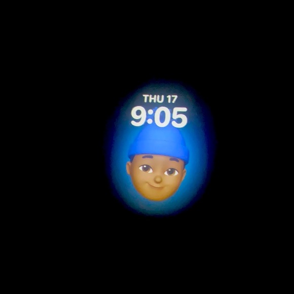 Apple Watch series 6 comes with a black and white band no cracks at all - Picture 1 of 4